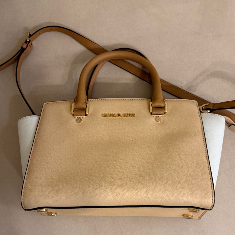 Michael Kors Beige and White Satchel - Picture 4 of 8